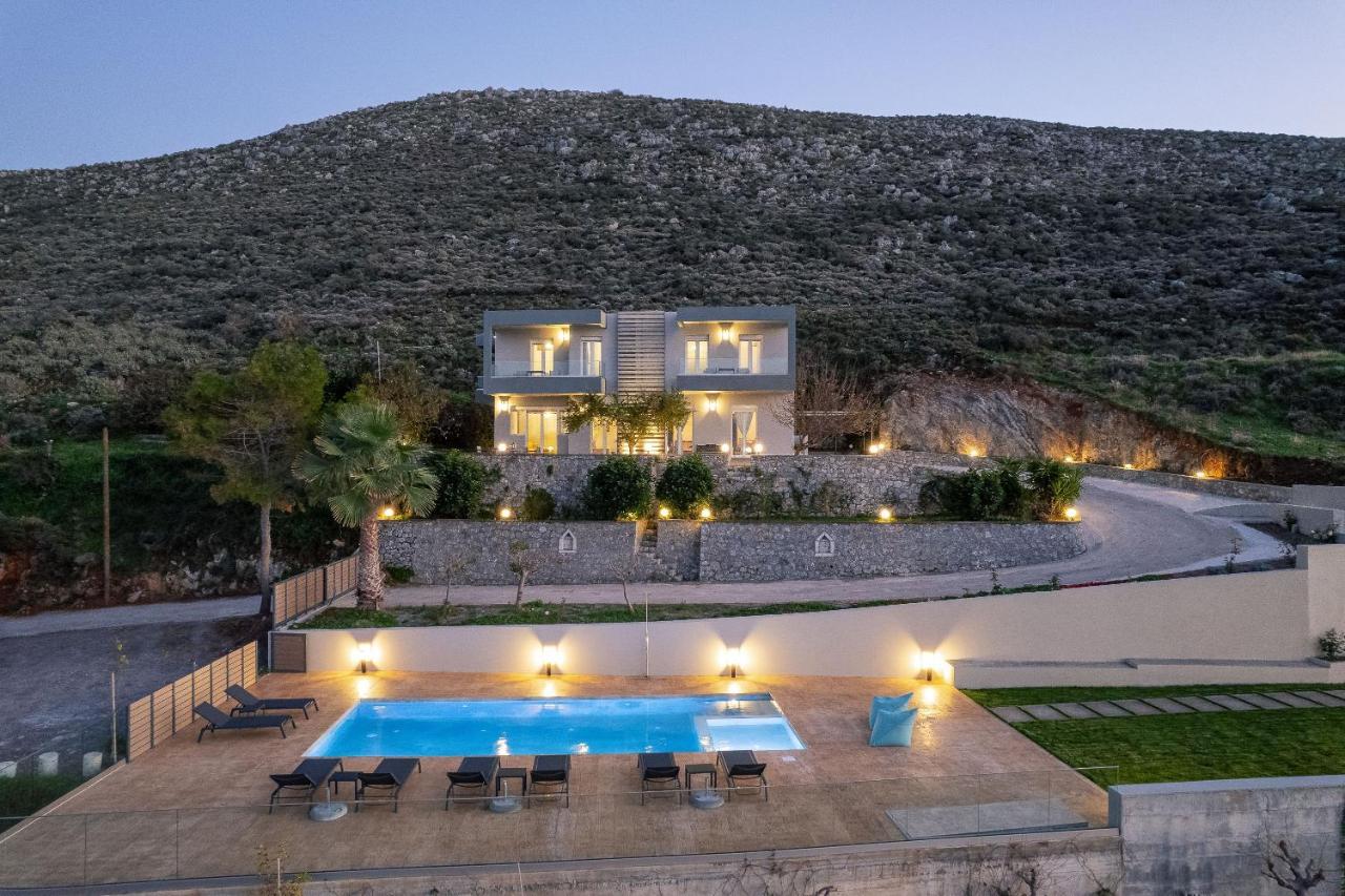 Pietra Di Mare Aparthotel Petres  Exterior photo