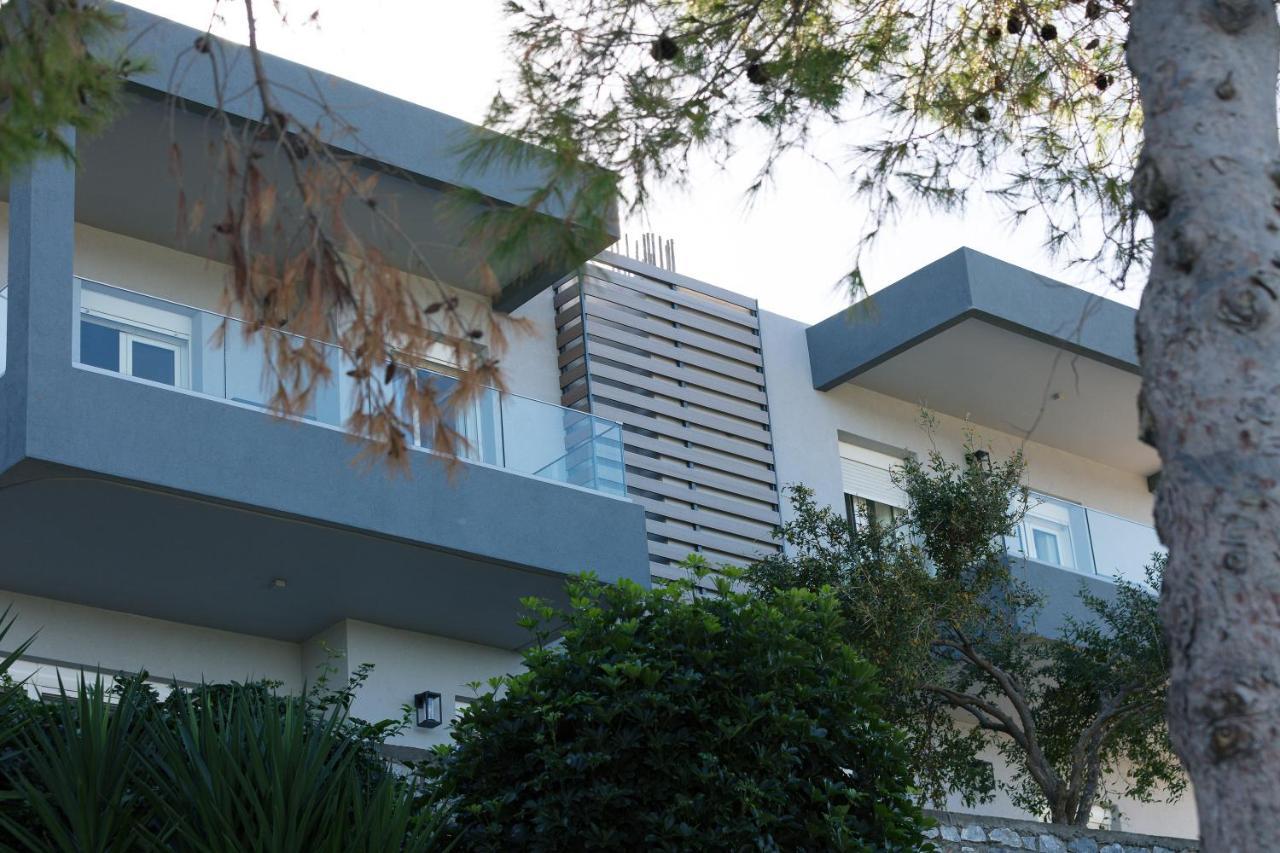 Pietra Di Mare Aparthotel Petres  Exterior photo